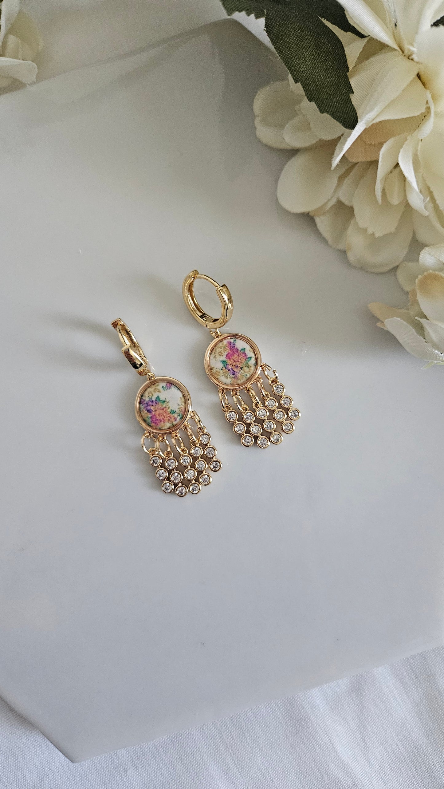 Vintage Lis Loos Round Dainty