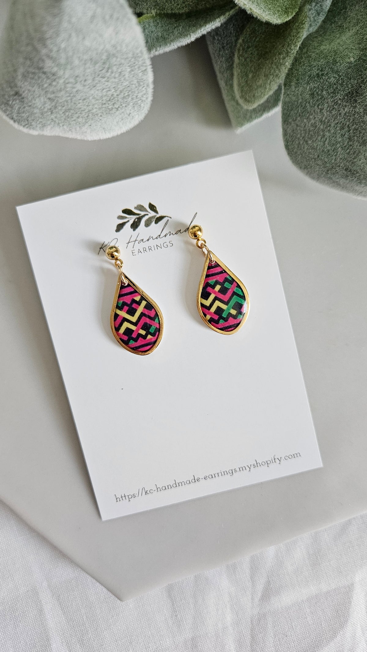 Hmong Leng Basic Teardrop