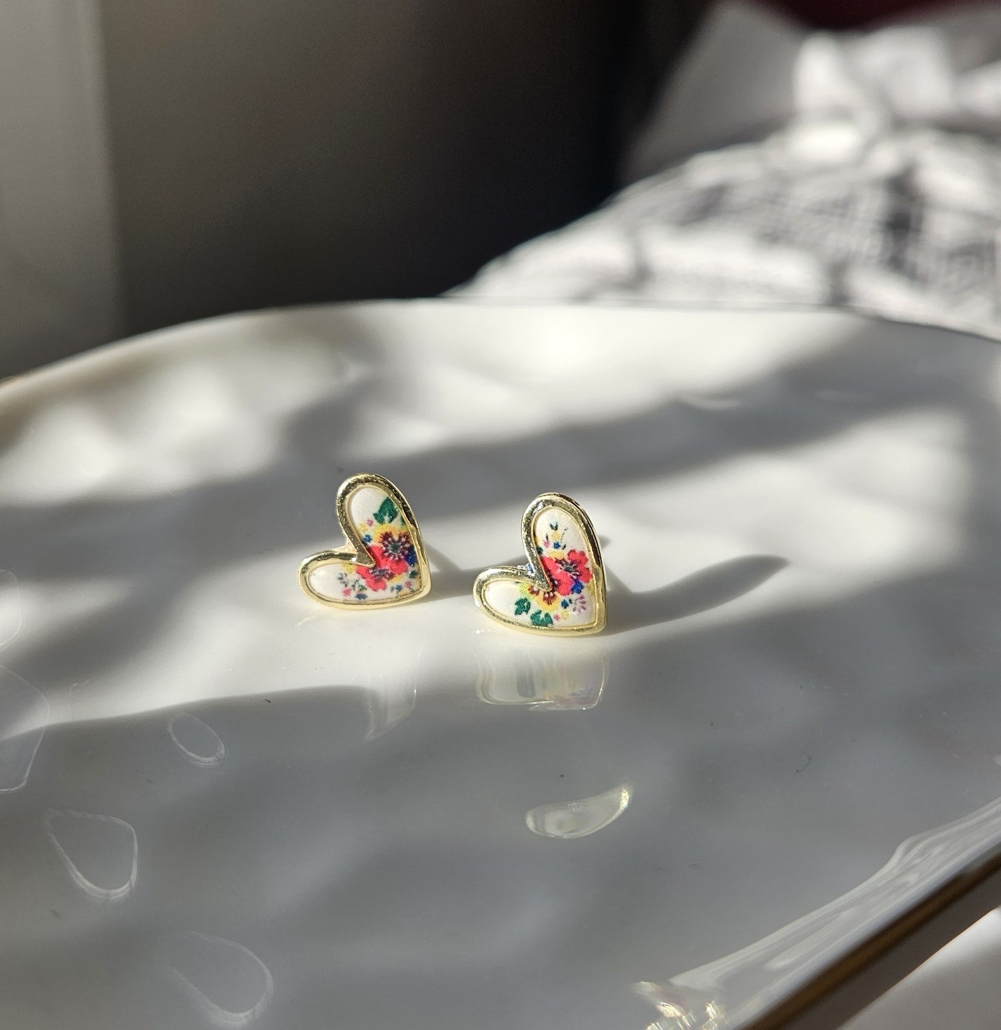 Thai Lis Loos Heart Stud