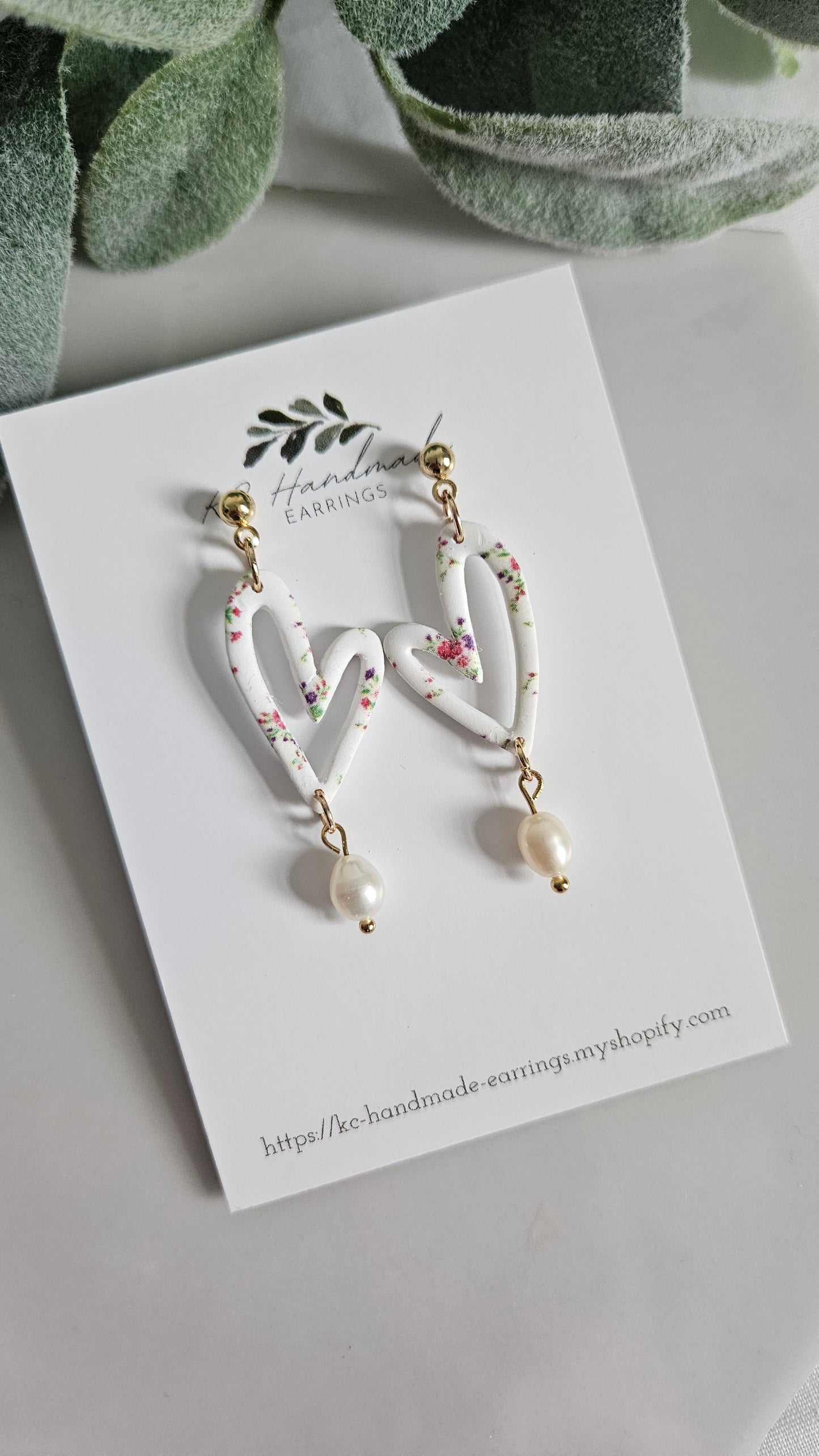 Flower lis loos Heart Dangle with Freshwater pearl