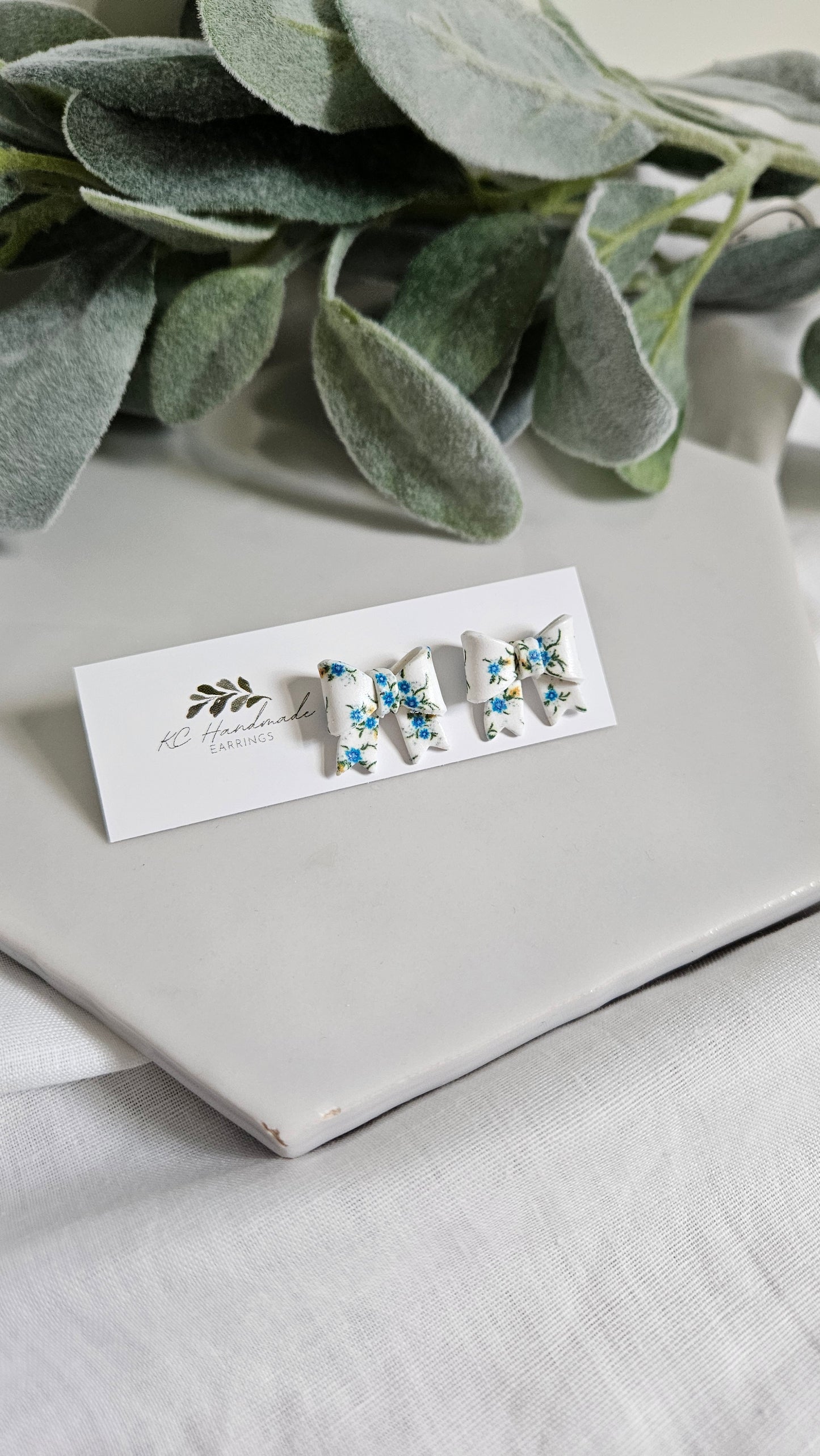 Blue Lis Loos Bow stud