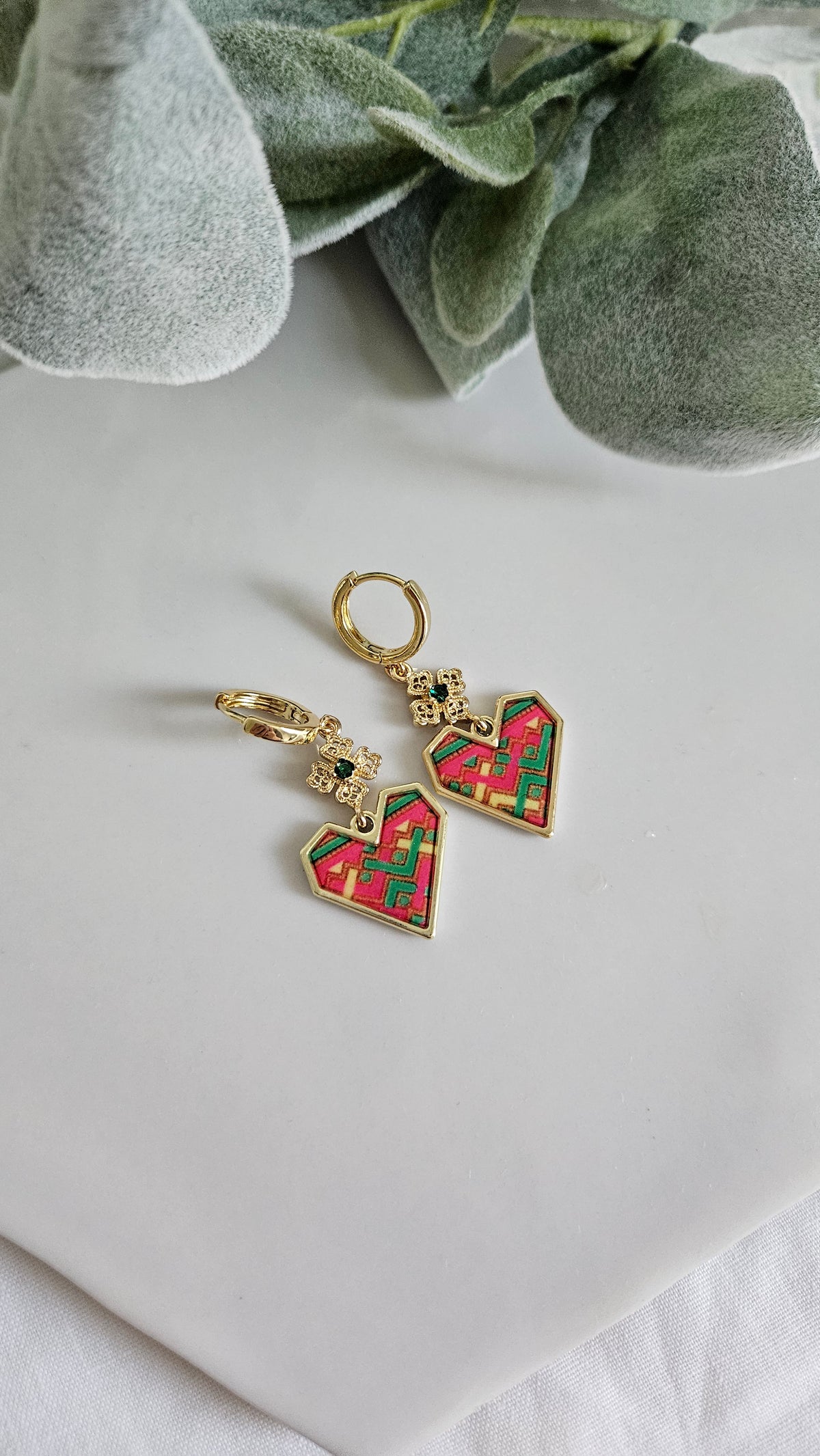 Hmong Leng Heart Huggie