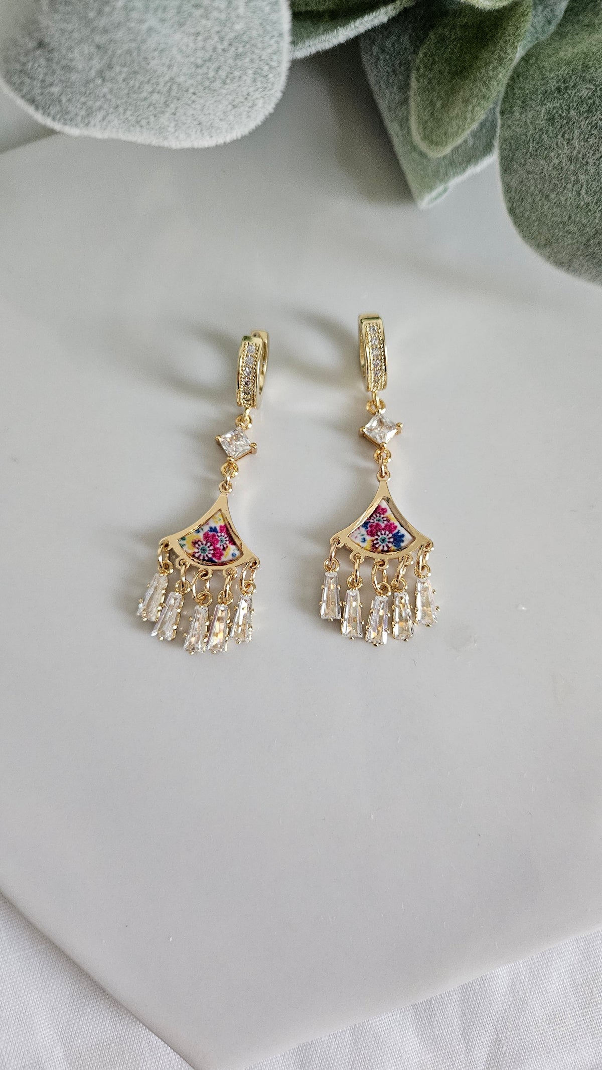 Thai Lis Loos Dainty With CZ Charms