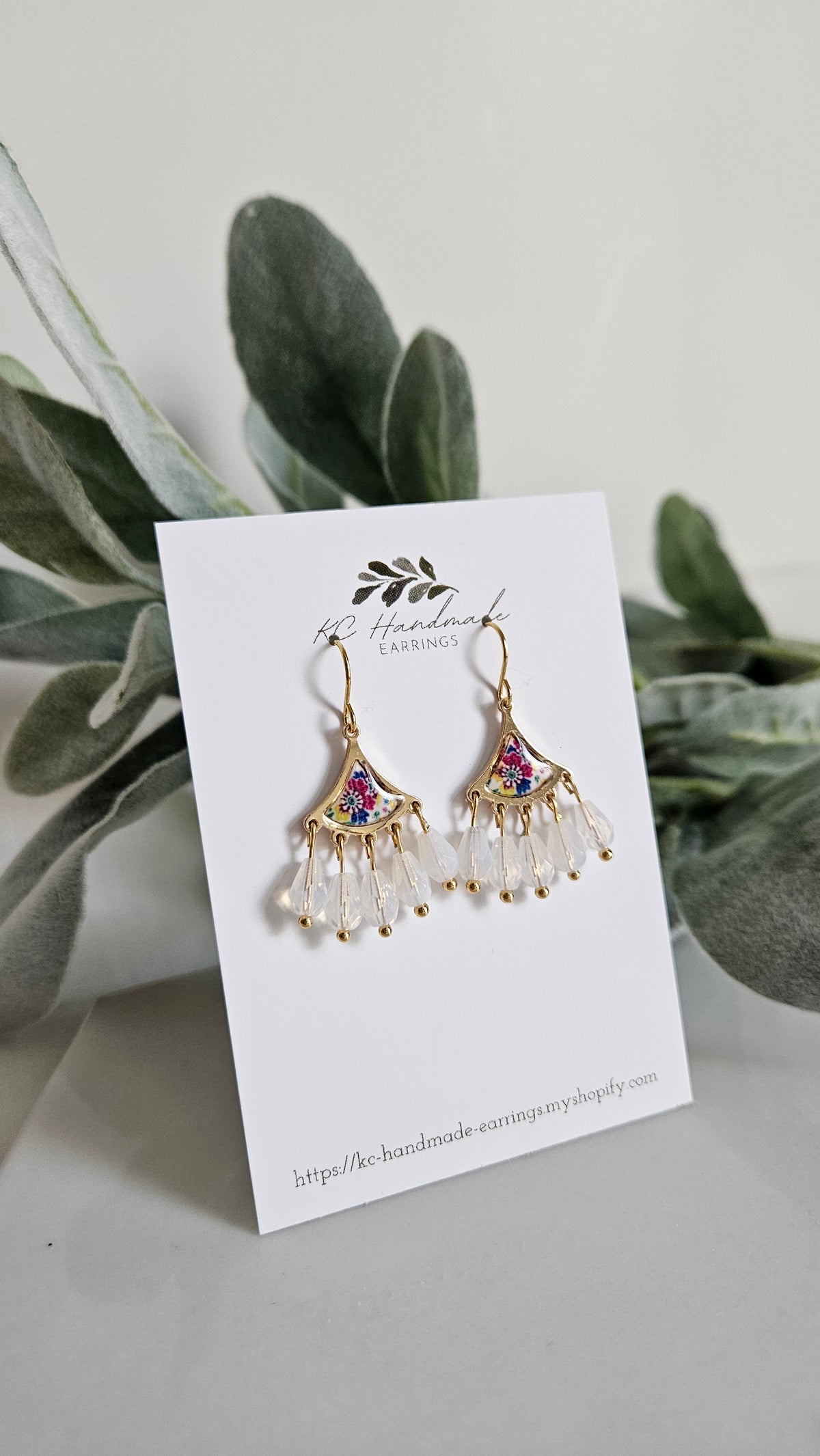 Thai Lis Loos Dainty With Acrylic Beads