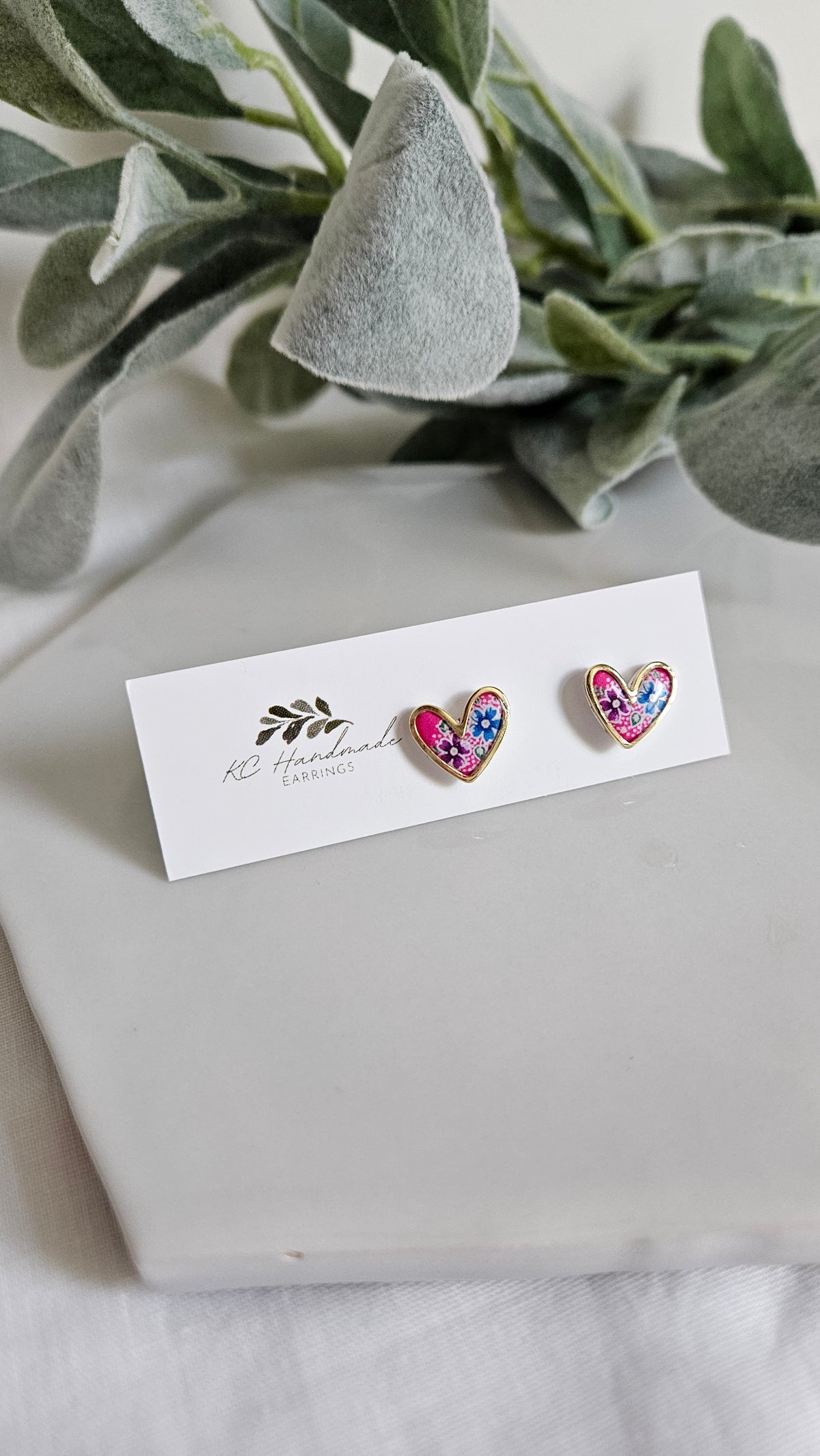 Pink Lis Loos Heart Stud